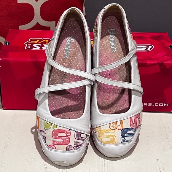 Skechers White Flats with Velcro Strap - Picture 1 of 8